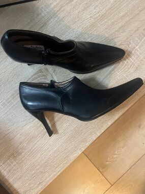 Black Leather Pointed High-Heel Ankle Booties “Styletto” Italian Size 37